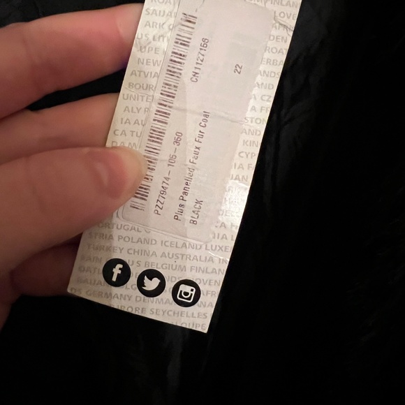 Boohoo Plus Panelled Faux Fur Coat - Picture 3 of 3